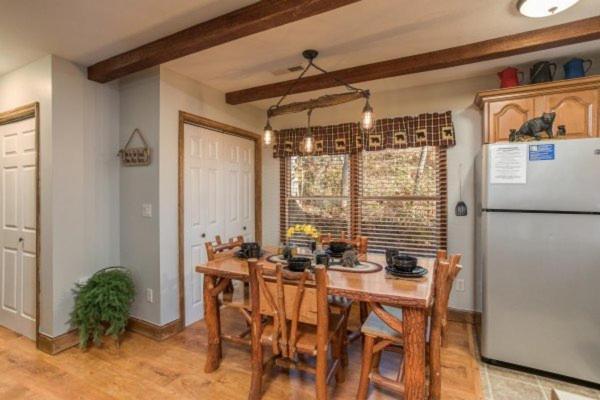 Treehouse Between Gatlinburg And Pigeon Forge. Pet Friendly! Exterior photo