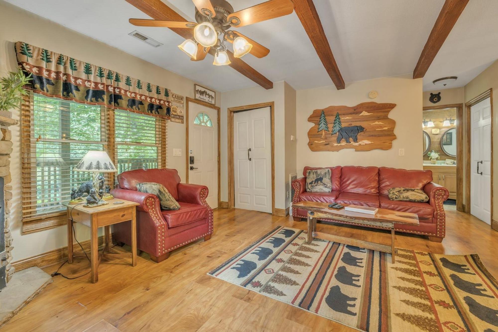 Treehouse Between Gatlinburg And Pigeon Forge. Pet Friendly! Exterior photo